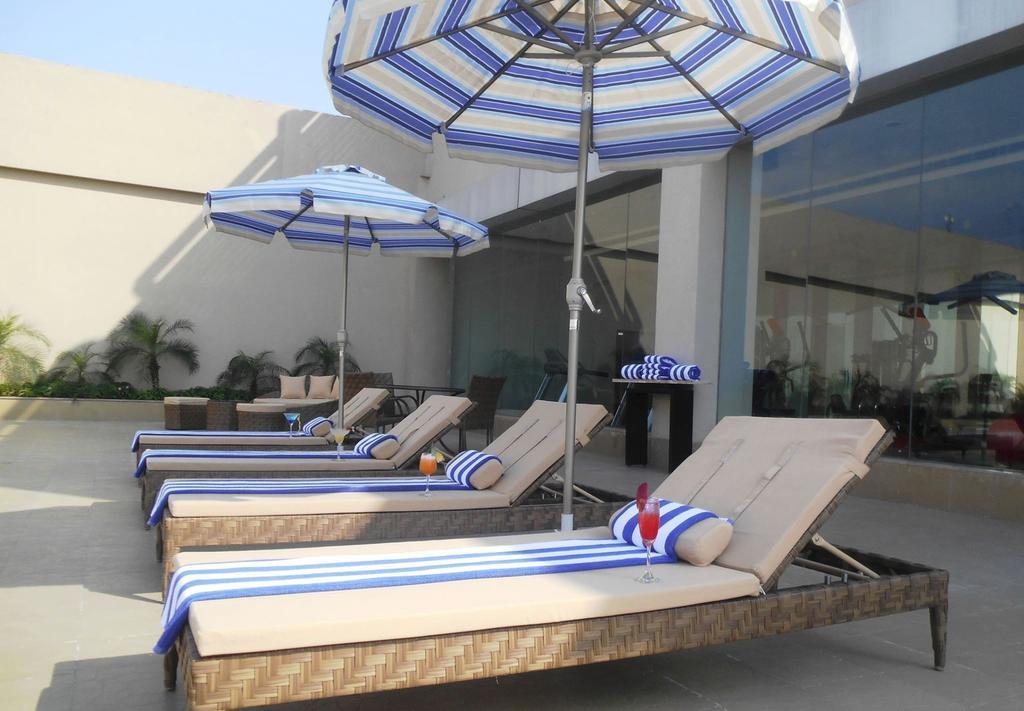 Country Inn & Suites By Radisson, Meerut Bagian luar foto