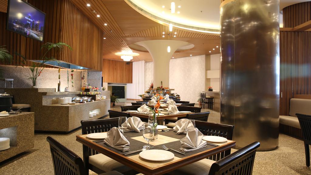 Country Inn & Suites By Radisson, Meerut Bagian luar foto