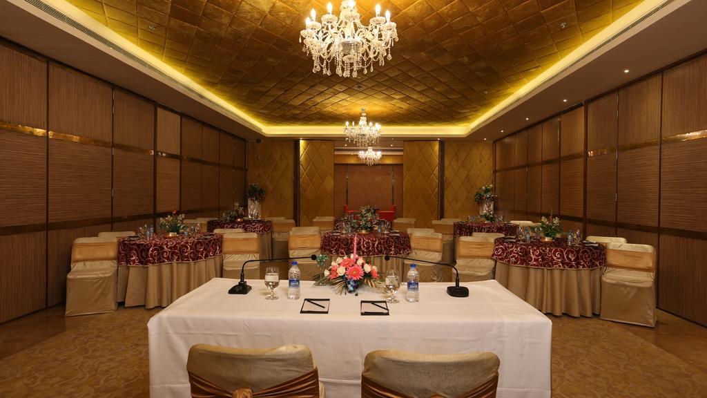 Country Inn & Suites By Radisson, Meerut Bagian luar foto