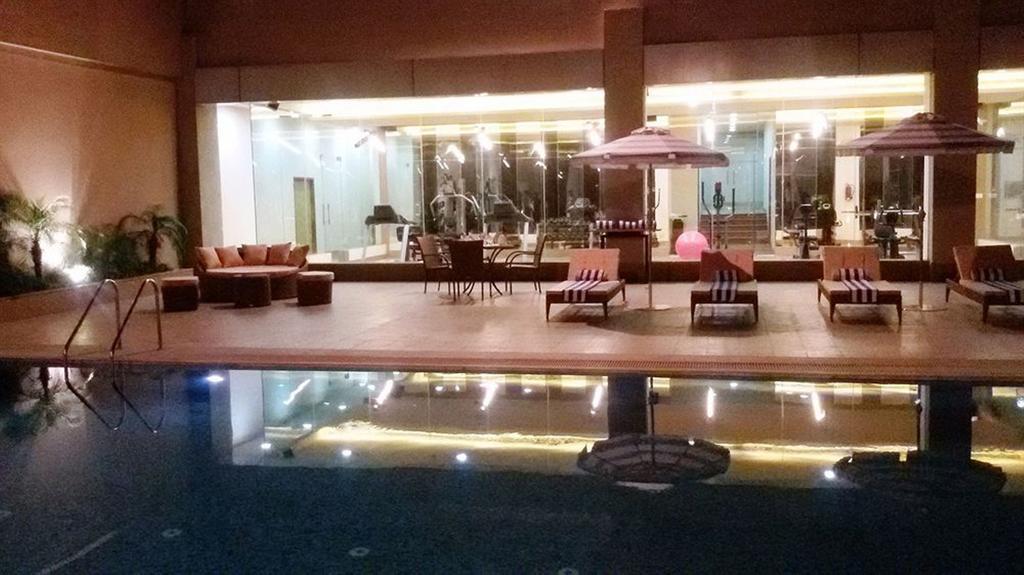 Country Inn & Suites By Radisson, Meerut Bagian luar foto