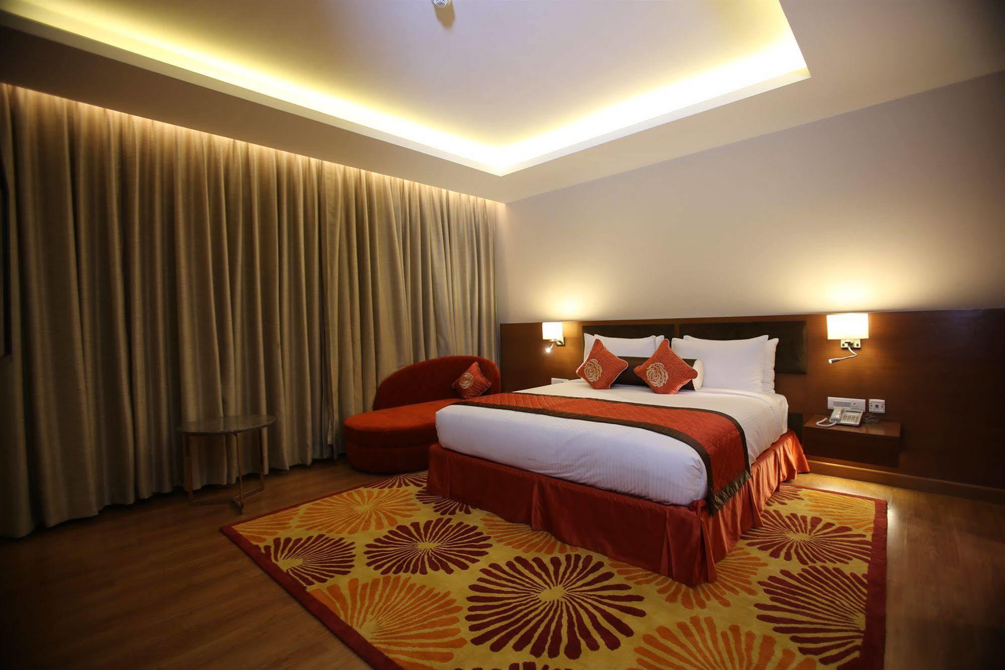 Country Inn & Suites By Radisson, Meerut Bagian luar foto