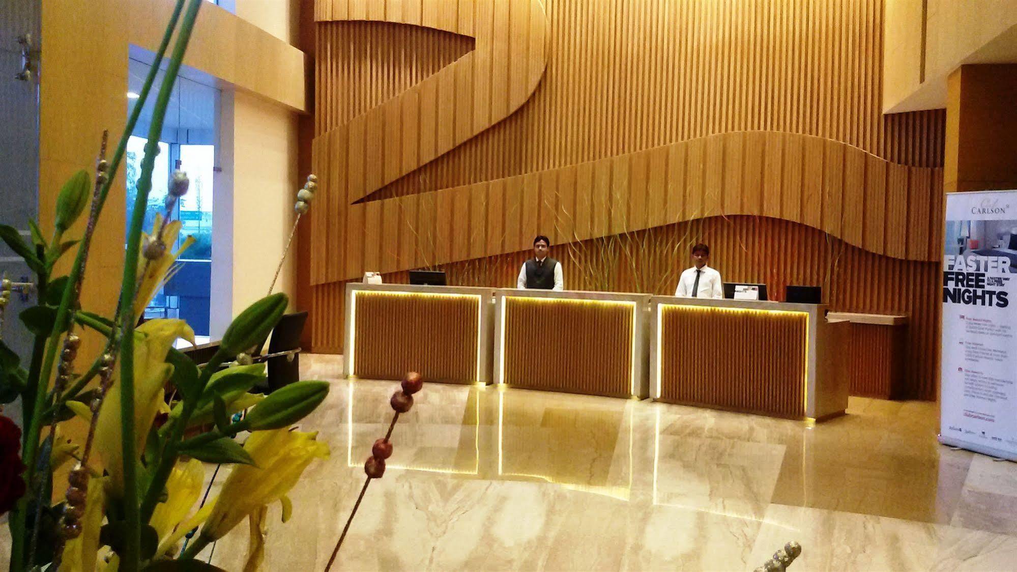 Country Inn & Suites By Radisson, Meerut Bagian luar foto