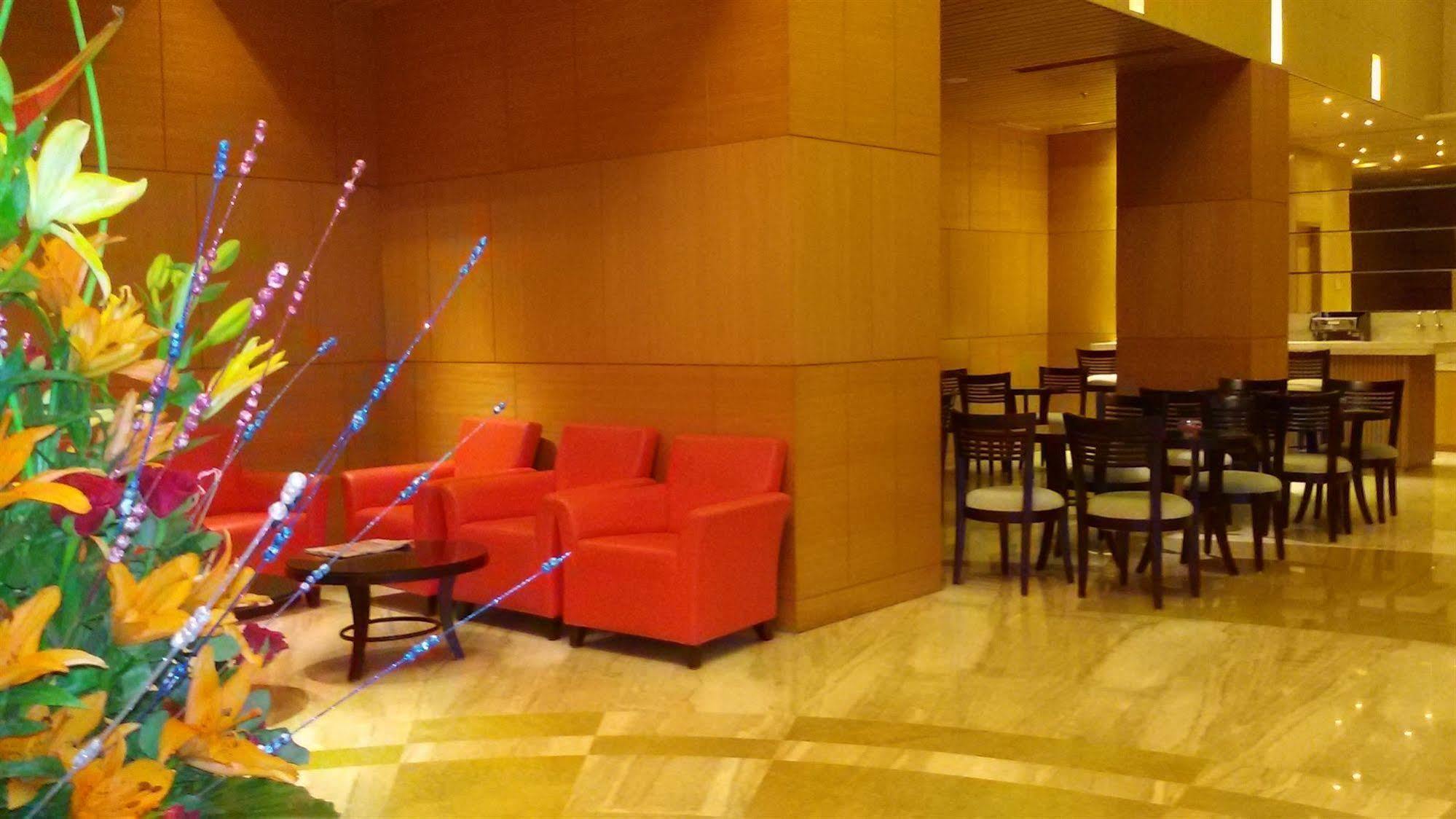 Country Inn & Suites By Radisson, Meerut Bagian luar foto