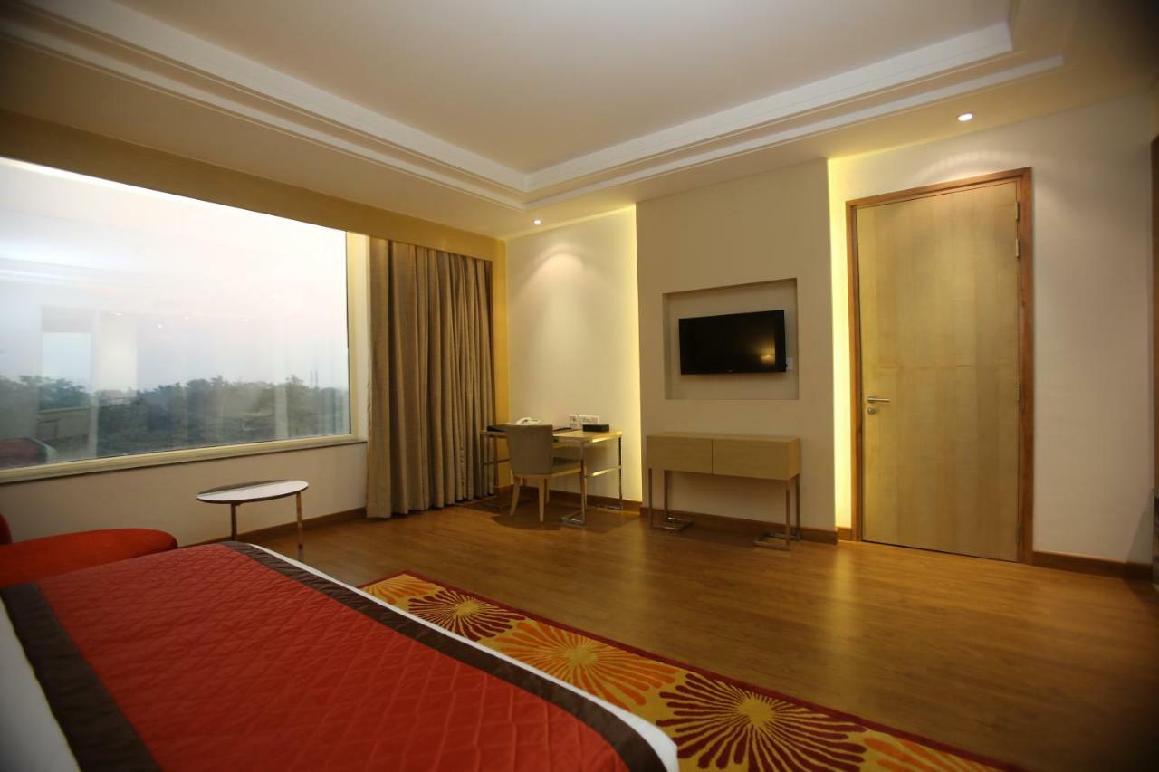 Country Inn & Suites By Radisson, Meerut Bagian luar foto