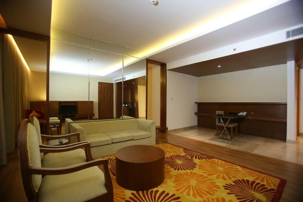 Country Inn & Suites By Radisson, Meerut Bagian luar foto